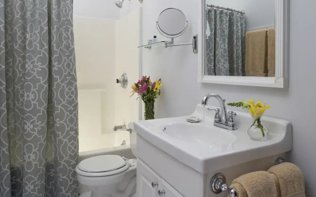 Brewster House Bed & Breakfast