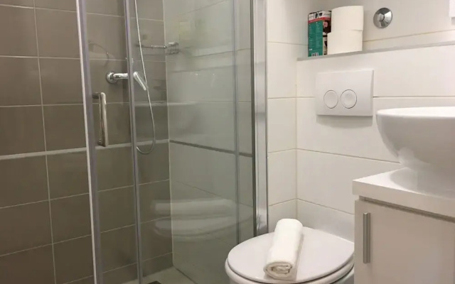 Central Split Rooms and apartment Paese
