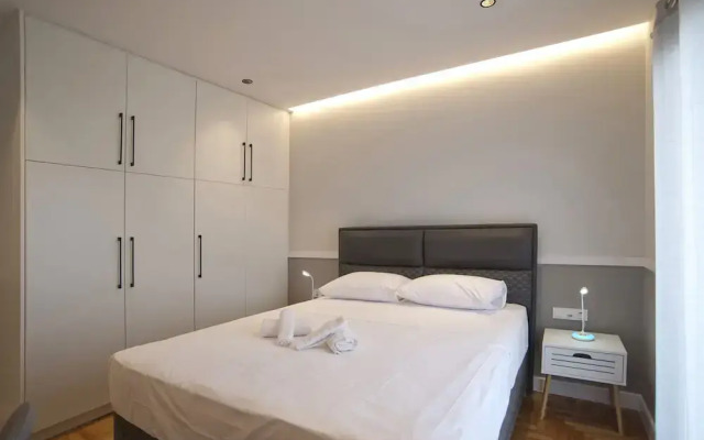 Urban Allure in Athina