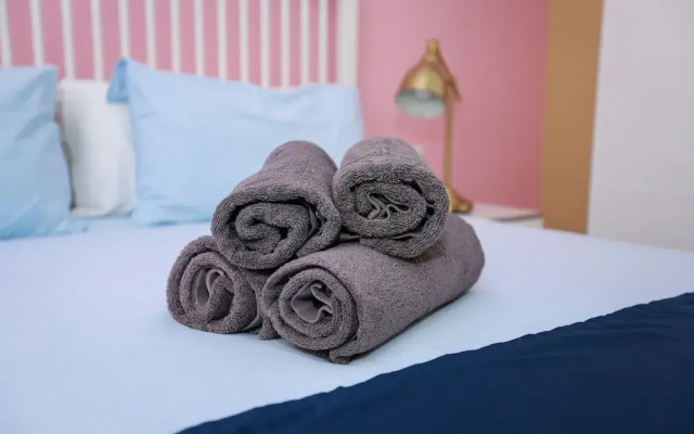 Rupertiti Perloto by Comfortable Luxury