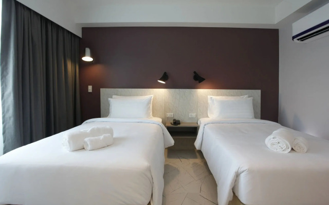 Port Canary Hotel