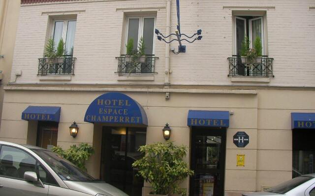 Отель Hôtel Espace Champerret вид на фасад