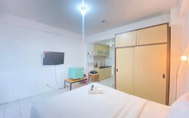 Spacious Studio Room with Sofa Bed at Emerald Towers Apartment