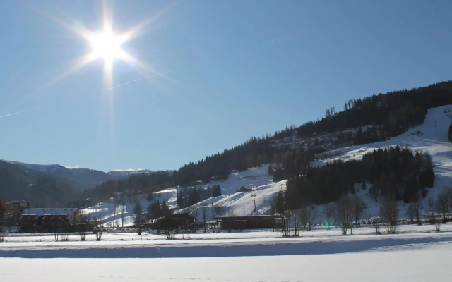Chalet in Sankt Georgen on Ski Slopes