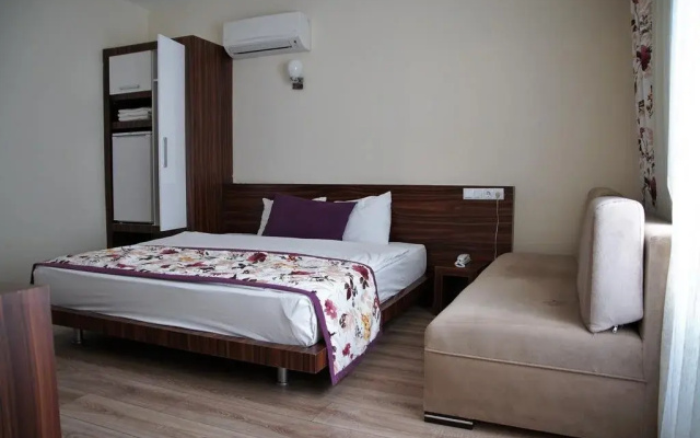 Marina Hotel