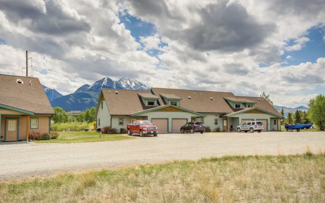 Montana Vacation Rental: 32 Mi to Yellowstone!