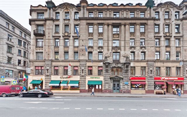 Samsonov Hotel on Bolshoy Prospekt P.S. вид на фасад