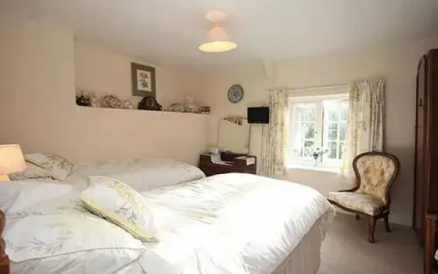 Edgcott Cottage