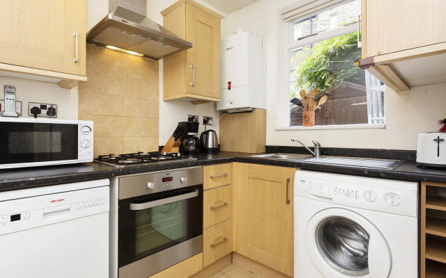 Veeve  1 Bed Garden Flat Bloom Park Road Fulham