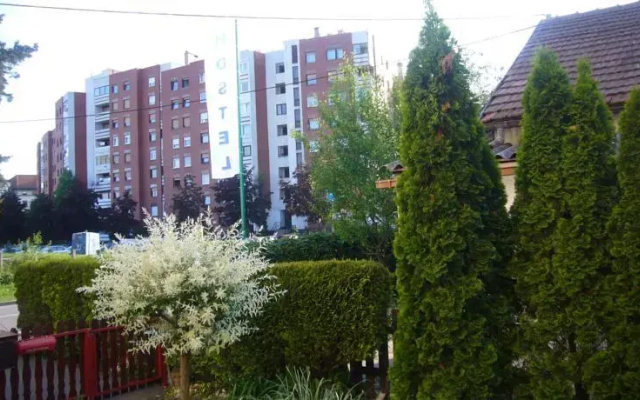 Ravnice Youth Hostel