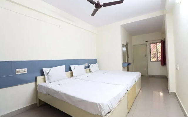 Spot On 37711 Vishwas Delux Lodge