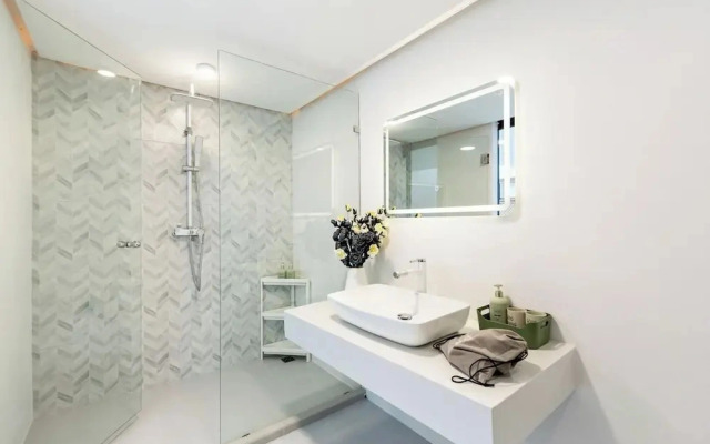 Zen Style Pool Access Townhouse