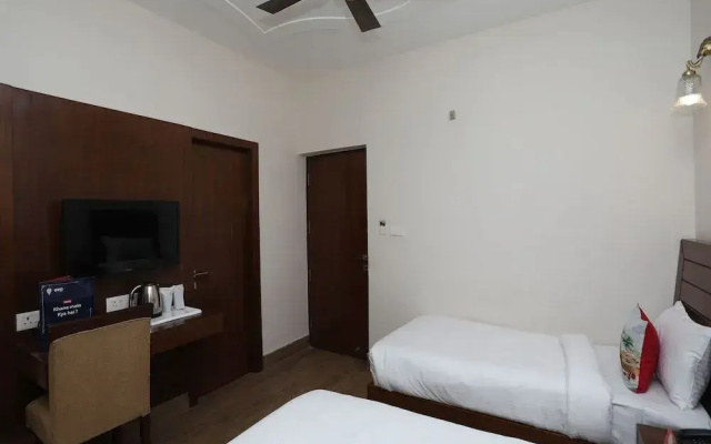 OYO 10380 Hotel The Green Majestic
