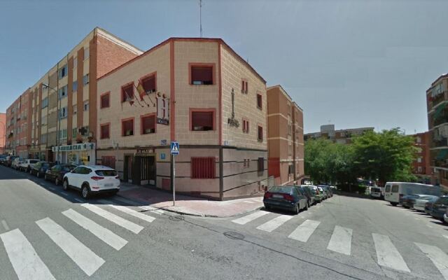 Отель Hostal Juan XXIII вид на фасад