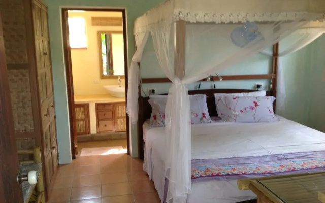 Arees Lagoon House