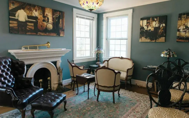 The Carriage House Inn Bed and Breakfast