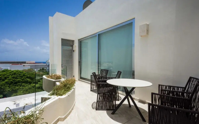 Penthouse Skyline 2BR 2BathR & Balconies
