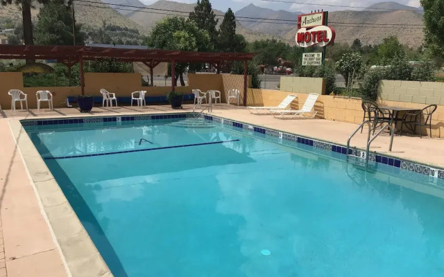 Andruss Motel