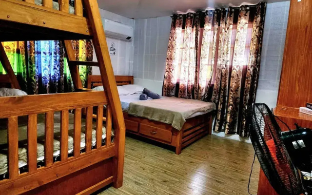 3 Bed House - Sleeps 20 - Pets - Pool - Garden
