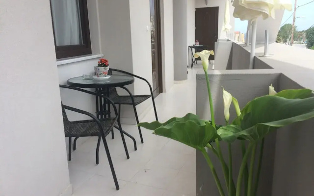Posto studio 2 chania crete 100 m from the beach