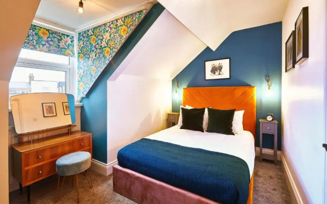 Host Stay North Parade Apartment