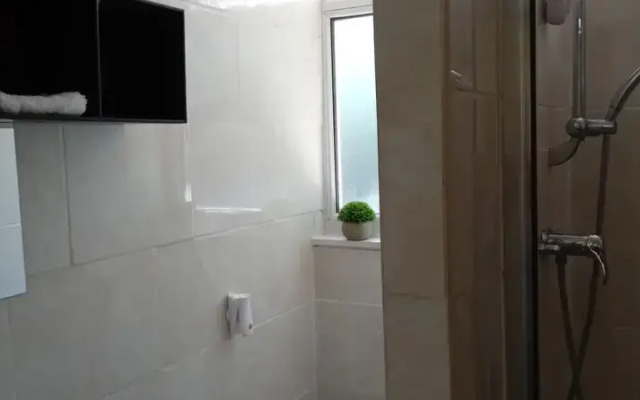 Lovely 1 Bedroom Apartment With Garden