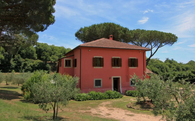 Stylish Apartment in Manziana with Swimming Pool