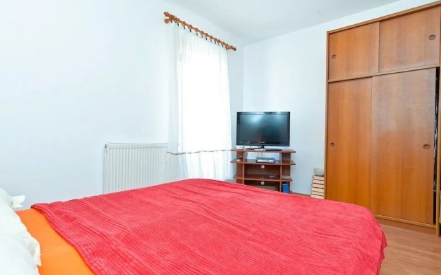 Apartment 1925