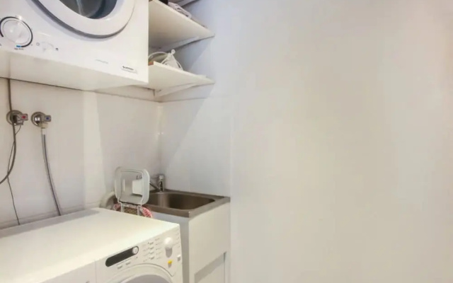 Spacious 2 Bedroom Apartment in Ascot With Large Private Garden