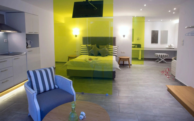 Kapahi Sea View Apartments Andamp; Suites