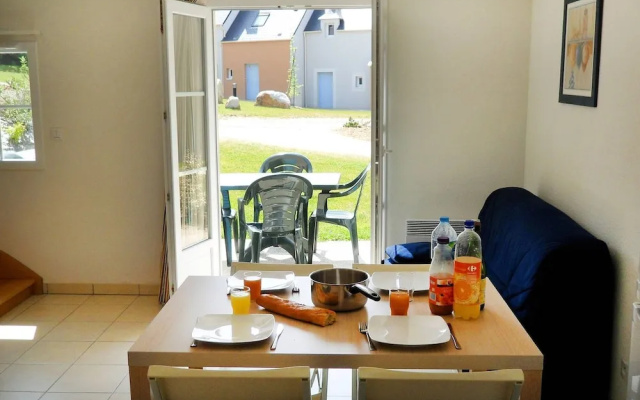 Semi-detached holiday home in beautiful historic Brittany