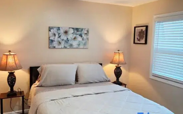 Toria Suites Condo 924