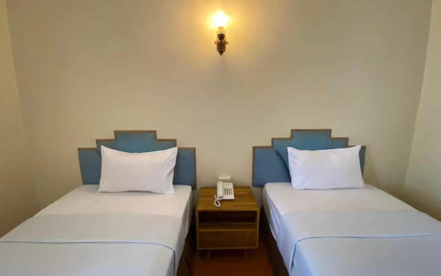 SR Hotel