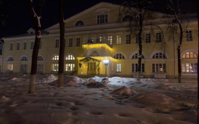 Старая Гостиница Лавры вид на фасад