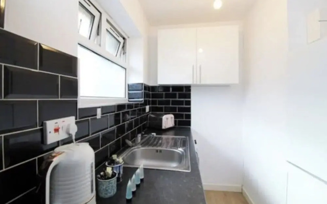 Coventry Road Studio Flat