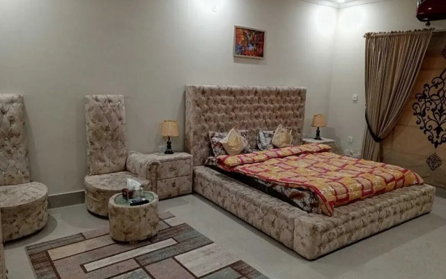 Royal Palace Guest House E-11