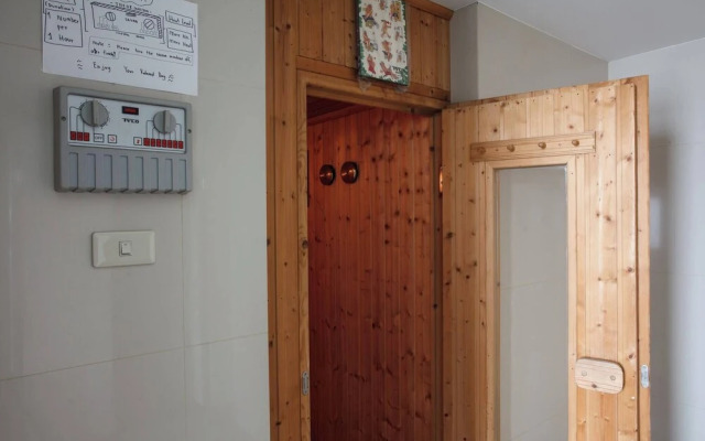 6D - 3 Bedroom Downtown Apartment With Shared Pool