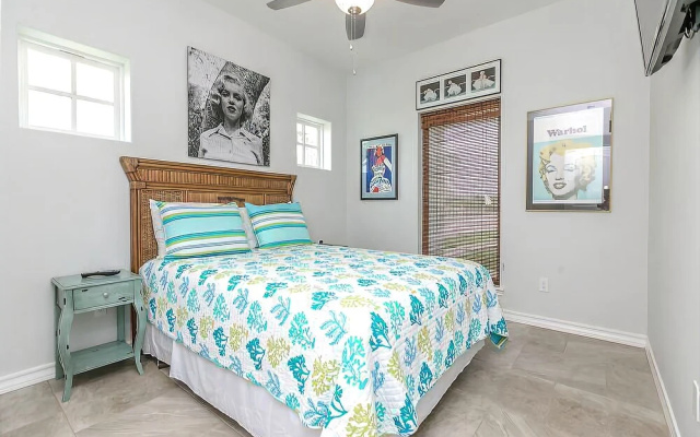 Beach Side - 5 Br Home
