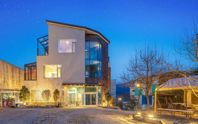 Koi Pension Gapyeong