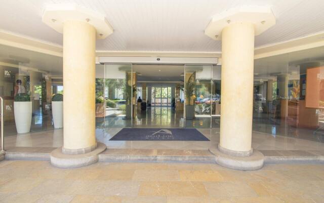 Отель Azuline Hotel Bahamas y Bahamas II Испания, С’Ареналь - 2 отзыва об отеле, цены и фото номеров - забронировать отель Azuline Hotel Bahamas y Bahamas II онлайн вид на фасад
