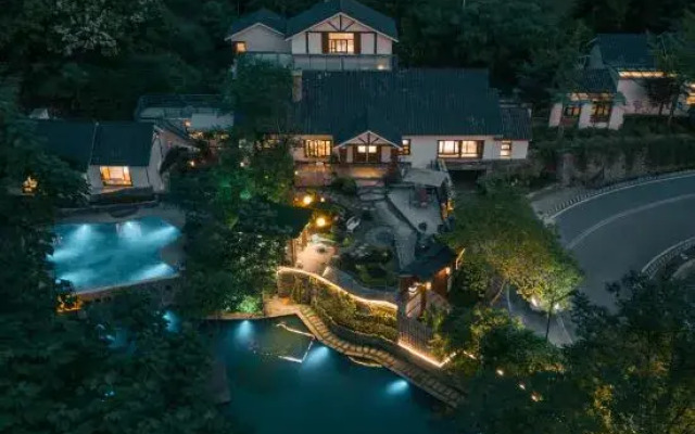 Zhangjiajie Fu Xi Er Yi ·LiFe Qingshe Design Meisu