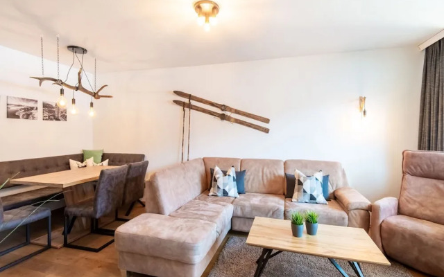 Child Friendly Apartment in Zell am See near Lake