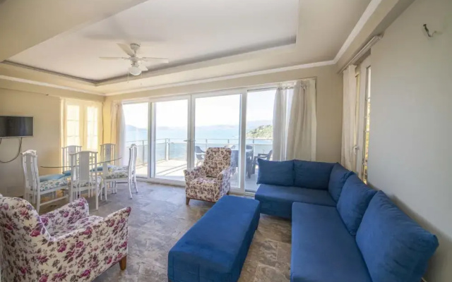 Villa With Sea View and Terrace in Milas Bodrum
