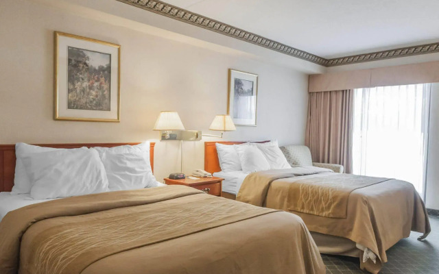 Mississauga Inn & Suites