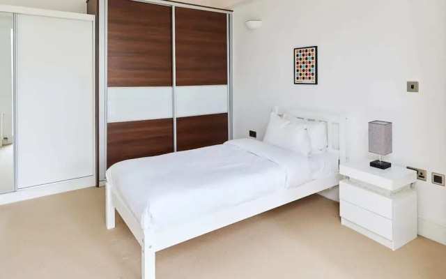 The Woolwich Retreat - Enticing 5bdr House With Parking