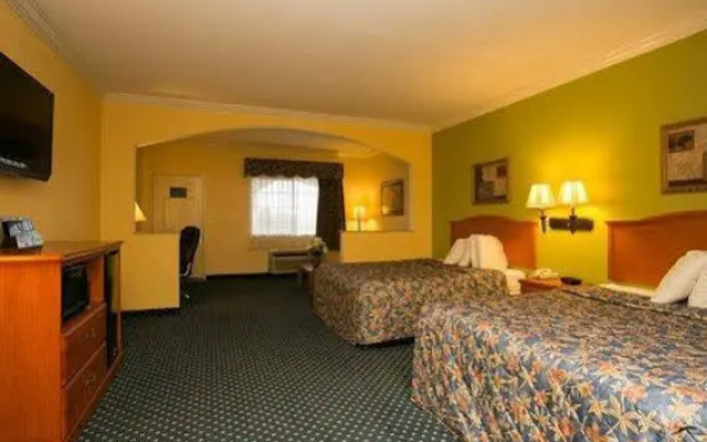 Econo Lodge Inn & Suites Memphis