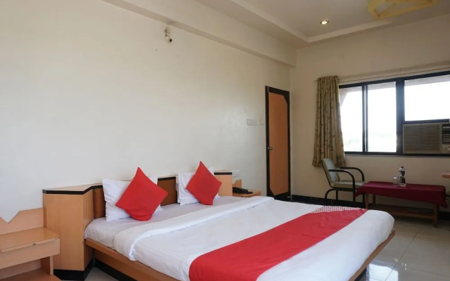 OYO 24487 Hotel Raj Regency