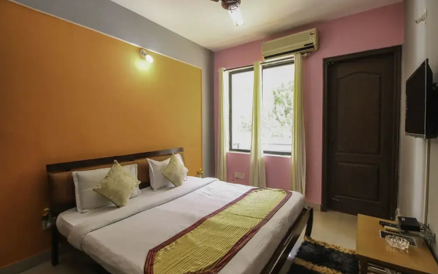 OYO 10725 Home 1BHK near Dil Chahta hai Fort