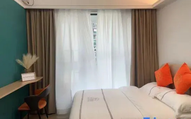 Yunduo Shangpin Apartment (Shenzhen Qiankeng Subway Station Branch)