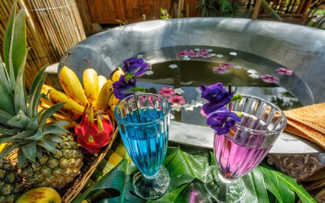 Camotes hidden huts-rooms-bar-restaurant
